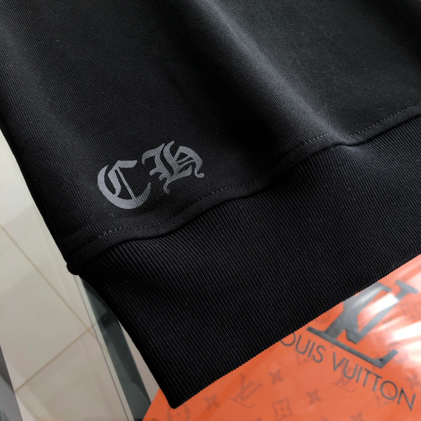 Chrome Hearts 2026New Arrival logo ⚠️ ⚠️ Quality⚠️ Same Style g Classiclogo Versatile Same Style ：Black White Size ：XS L XS ： 59.5 114 69.5 53 S ： 61.5 118 71 54.5 M ： 63.5 122 72.5 55.5 L ： 65.5 126 74 56.5